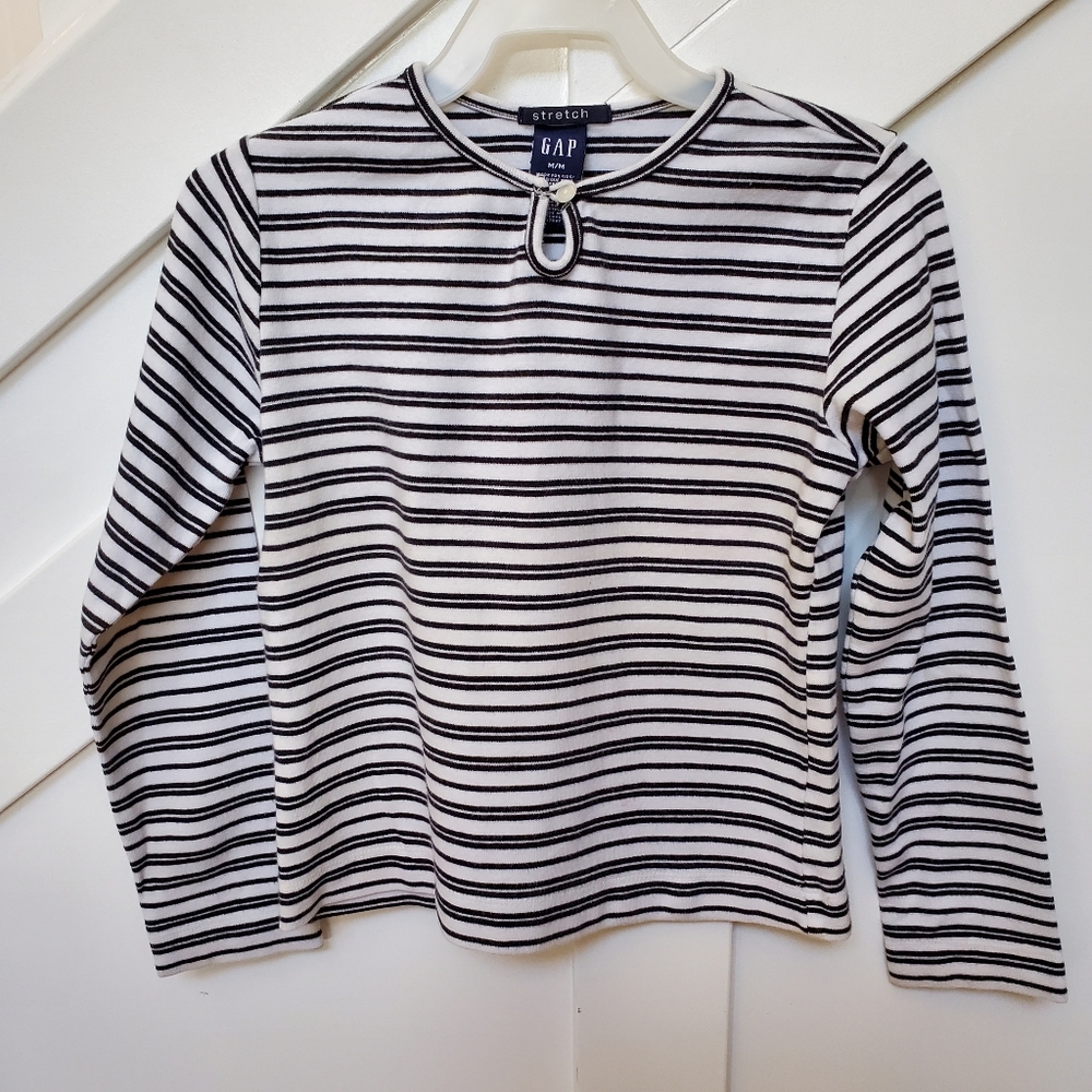 Striped long sleeve with front button keyhole t-shirt